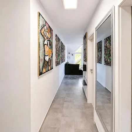 Duplex Balcony 2 Bedrooms Near Layen Castle Apartment *